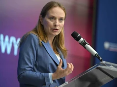 "Zaczęli uciekać", "Dziękuję", "Ozięble żegnam". Fala komentarzy po decyzji ministry