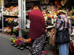 Dzień Wszystkich Świętych coraz bliżej. Sprawdzamy ceny zniczy