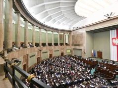 Obowiązkowe wyjścia i wycieczki zostają w ustawie o wychowaniu patriotycznym. Sejm odrzucił ważną poprawkę Senatu