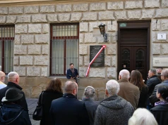 Przez lata mieszkali przy Brackiej. Kraków upamiętnił Wandę i Andrzeja Półtawskich (Galeria)