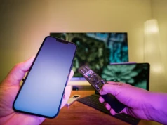 Jak połączyć iPhone’a z telewizorem (AirPlay i kabel)?