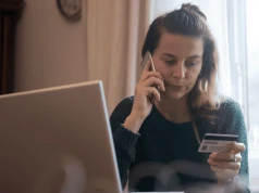 Rosyjski ślad w oszukańczych reklamach. W Sejmie ujawniono niepokojące ustalenia