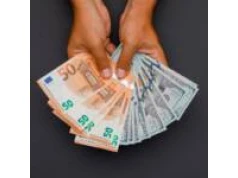 Kurs USD/PLN powyżej 3,92. Euro słabnie przez Francję, a dolar odbija