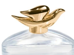Dove zamienia kultową białą kostkę w perfumy. Milenialsi mogą poczuć się jak w domu