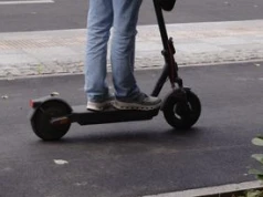Pędził hulajnogą elektryczną 50 km/h. Oto wysokość mandatu