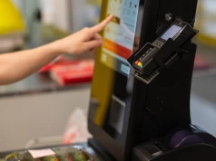Kasy samoobsługowe podbiły nowy teren. Polska sieć jednak się ugina