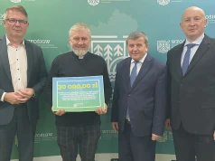 Parafia przechodzi na słońce