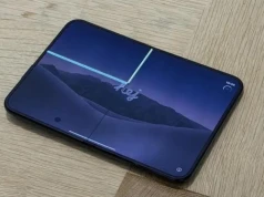 Składany iPhone już w sprzedaży. Są też pierwsze problemy