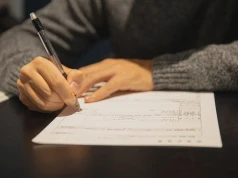 ZUS wycofuje trzy druki naraz. Od dziś rodzice i przedsiębiorcy składają mniej papierów