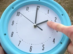 Pokazali nowy harmonogram. Już wiadomo, co z przestawianiem zegarków