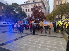 Dwie manifestacje na placu Chrobrego. Policja rozdzieliła uczestników kordonem