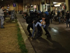Włochy/ Tysiące ludzi na protestach przeciw wysokim kosztom życia; starcia z policją i zatrzymania