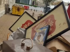 Godło Polski wśród... śmieci do wyrzucenia? Przykry widok przed siedzibą RPO