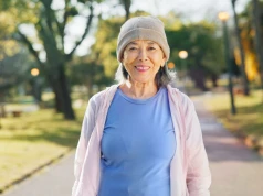Lepszy od nordic walkingu? Azjatycki styl chodzenia sprzyja długowieczności