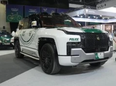 Chiński SUV w służbie policji w Dubaju. Ma 1197 KM i potrafi "pływać"