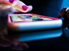Pełna pamięć w telefonie? Kasowanie zdjęć nie pomaga: oto co naprawdę zajmuje miejsce!