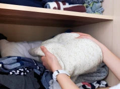 Mole zalęgły się w szafie z ubraniami? Tak pozbędziesz się ich na dobre