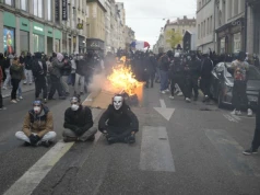 Francja znów zapłonęła gniewem. Są najnowsze dane o rannych i zatrzymanych