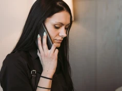 Boty w obsłudze klienta. Polacy wolą poczekać na konsultanta niż rozmawiać z automatem