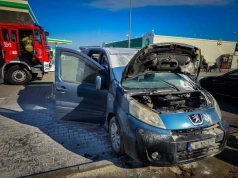 Pożar samochodu na MOP Markuszów. Na miejscu trzy zastępy straży