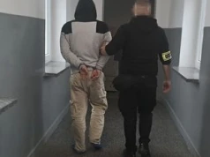 Kierowca dał dokument ubrudzony białym proszkiem. I się zaczęło