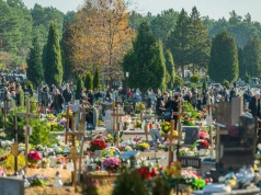 Parafia Opatrzności Bożej przedstawiła porządek uroczystości na radomskich cmentarzach