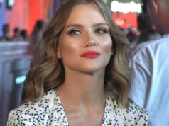 Zapomnij o klasycznej czerwieni. Kaczorowska lansuje terracotta nails na jesień 2026