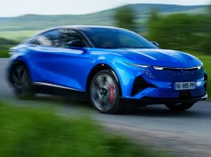 Alpine A390 GT ma 3 silniki, 400 KM i 557 km zasięgu. Jeździ lepiej niż Macan