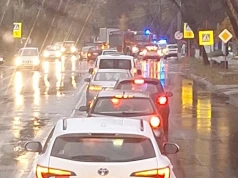 Zdarzenie drogowe na ul. Kunickiego. Dwa pasy w kierunku centrum zablokowane