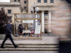 Przed Pałacem Kultury stanęła... restauracja dla szczurów
