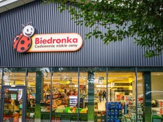 Biedronka szturmuje kolejny kraj. Nowe sklepy już powstają