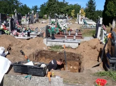 Powidz. Sprawdzali wojenną mogiłę w poszukiwaniu szczątków