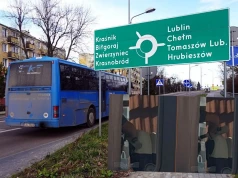 Biłgoraj: kierowca autobusu przelewał alkohol do butelki po napoju, dwie nastolatki wezwały policję