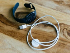 Oryginalna ładowarka, a Apple Watch się nie ładuje. Nietypowe ograniczenia