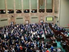 Na nic szopki pod Trybunałem! Kaczyński patrzy na TEN sondaż i nie wierzy. „Dla PiS to wynik, który…”