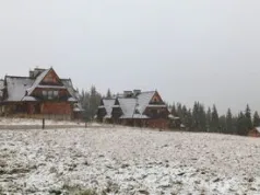 Śnieg w Tatrach i na Gubałówce. Pierwszy stopień zagrożenia lawinowego