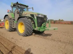 John Deere 8R 540 ma do 594 KM. Co potrafi najmocniejszy model serii?