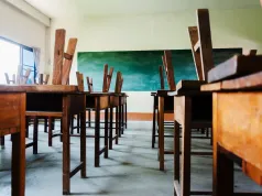 Kilka stopni mniej od poziomu i szkoły przejdą na zdalne, a biura będą zamknięte. Są szczegółowe wytyczne