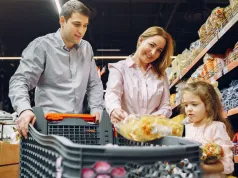 Marki własne Biedronki i Lidla – kto je produkuje? Za wieloma stoją znani producenci