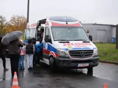 Dzieci uczyły się ratować życie. VII Dzień Otwarty w lubelskim pogotowiu