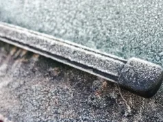 Pierwsze skrobanie szyb w autach w tym sezonie. Również najbliższa noc będzie ze spadkiem temperatury poniżej zera