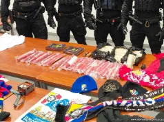 Udaremnili kibolską zadymę w Świdnicy. Policjanci przejęli arsenał rac i skradzione barwy