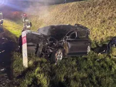 Zderzenie samochodów na S3 pod Kaławą. Jedno auto wypadło z drogi, były duże utrudnienia (ZDJĘCIA)