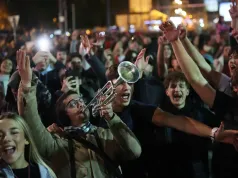 Odzyskaliśmy kraj, odzyskaliśmy przyszłość. Młodzi Serbowie świętują zwycięstwo