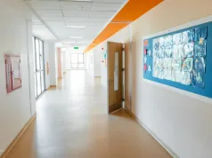 Niepokojące zdarzenie w szkole we Wrocławiu. Ewakuowano około 920 osób