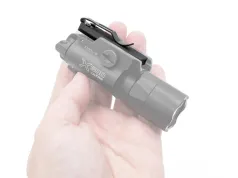 CRC Compact Rail Carrier – adapter pozwalający zamienić latarkę na broń w sprzęt EDC