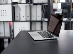 Biblioteka niespełnionych planów. Cały czas gromadzimy rzeczy, z których nie korzystamy