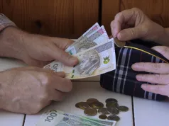 370 zł dla seniorów do końca miesiąca. ZUS wyśle pieniądze bez składania wniosku