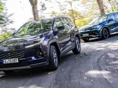 Toyota RAV4 kontra Volkswagen Tiguan – pojedynek bestsellerów | PORÓWNANIE