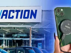 Ta ładowarka indukcyjna z Action uratowała mój smartfon. Kosztuje niecałe 40 zł